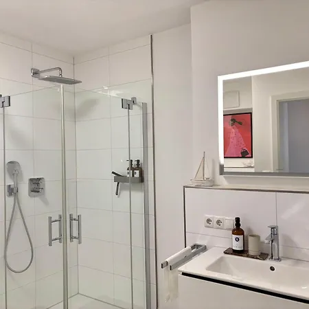 Apartment Luxus Am Palaisgarten - Balkon - 55 Smart-tv - Kueche - Boxspringbett - Neu